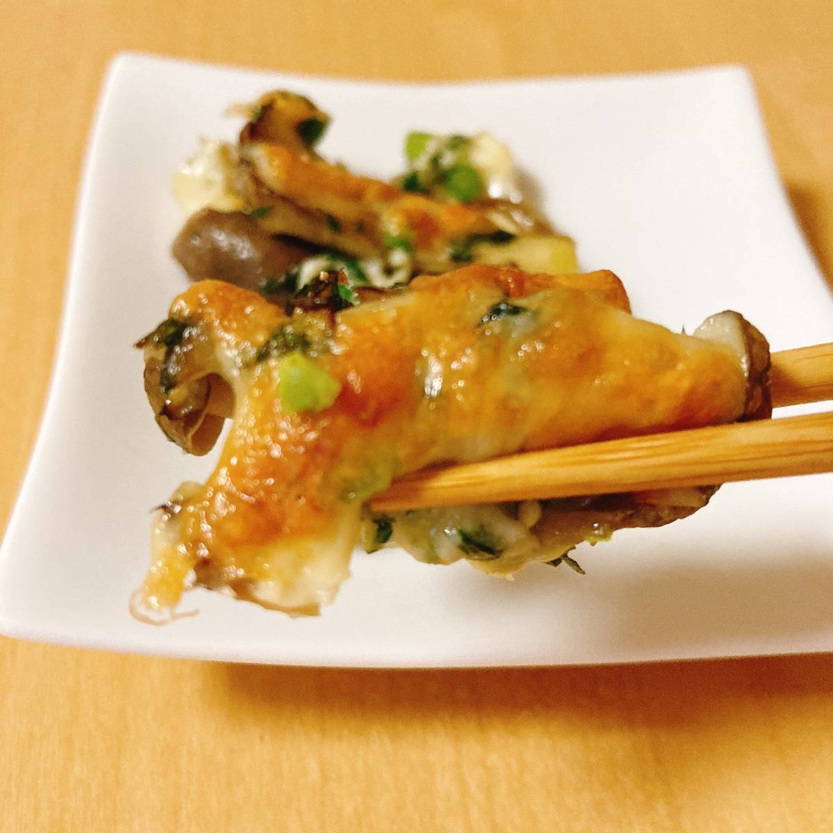 JAグループ公式の「グリルパンで、きのこのバジルペーストチーズ焼き」のレシピ