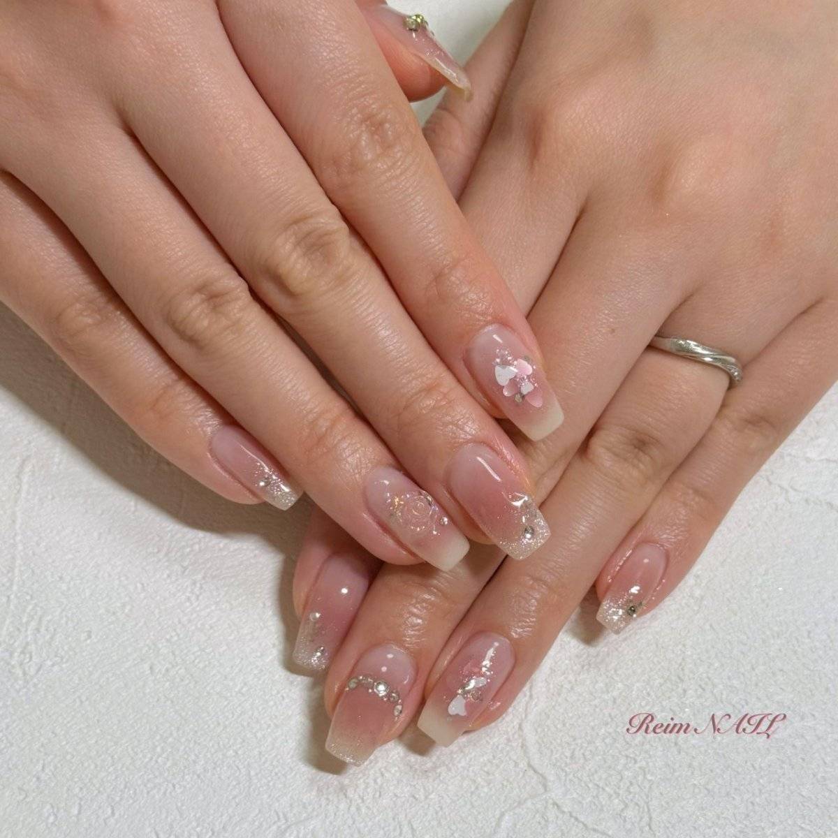 ペールピンクネイル