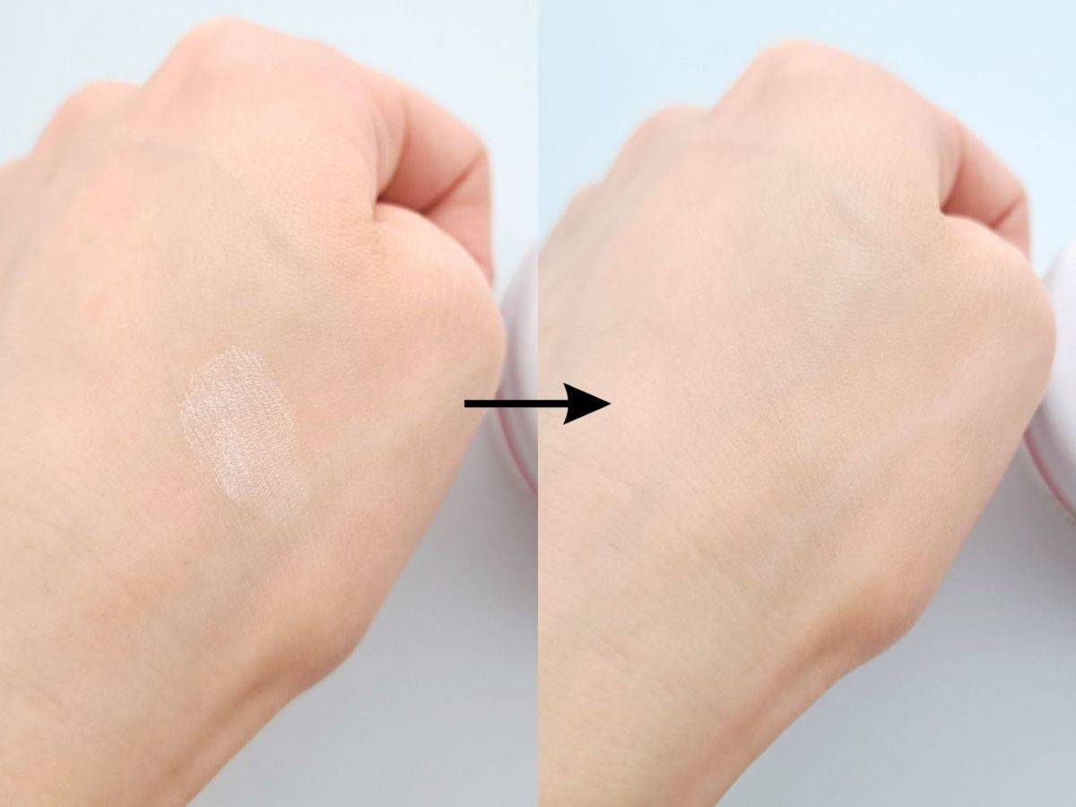 SHISEIDO エッセンス スキンセッティング パウダー 01 Hydrating GLOWの手元スウォッチ