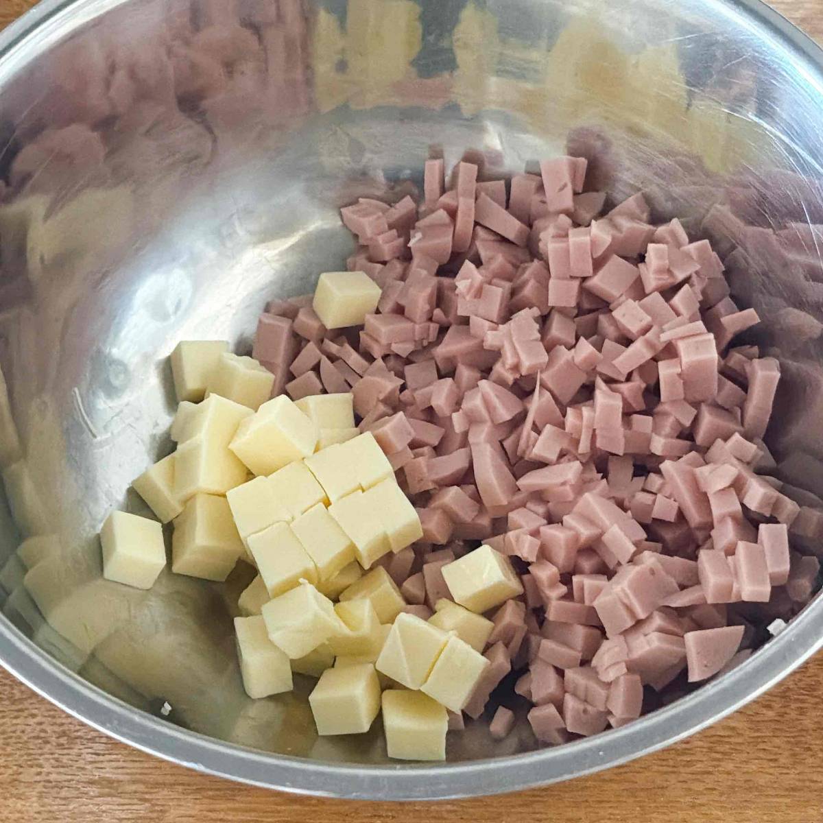 ニッスイ公式の「おさかなのソーセージとコーンのハンバーグ」のレシピ