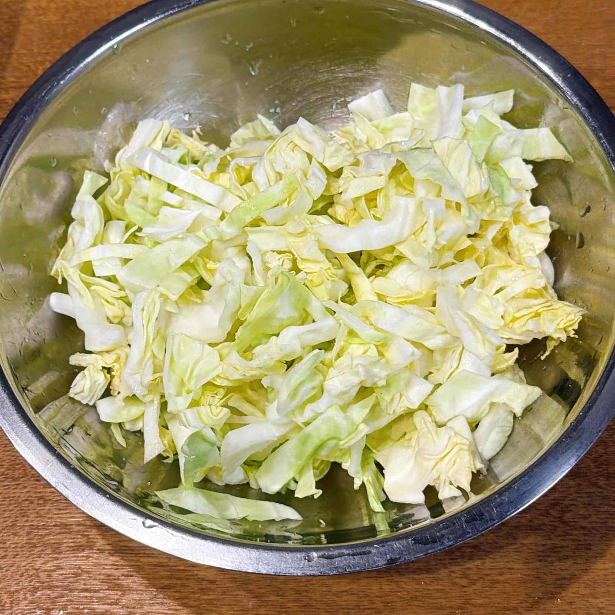 タカノフーズ公式の「納豆チーズの焼き春巻き」のレシピ