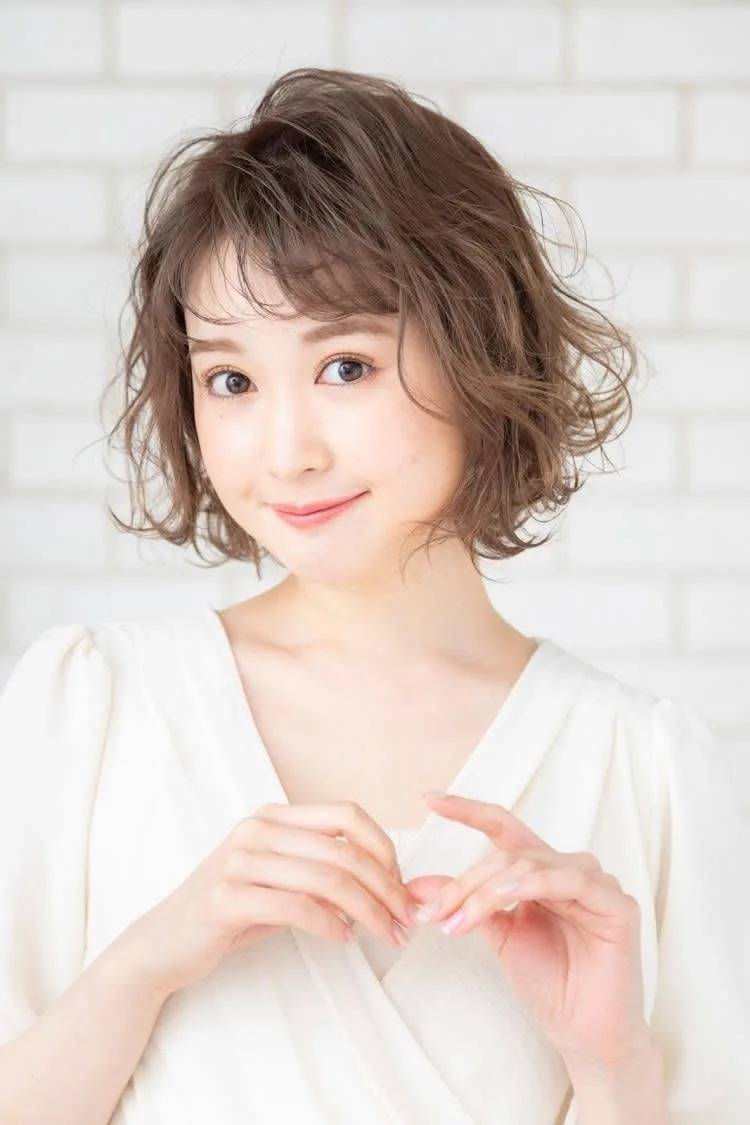 ほつれ感軽やかボブ