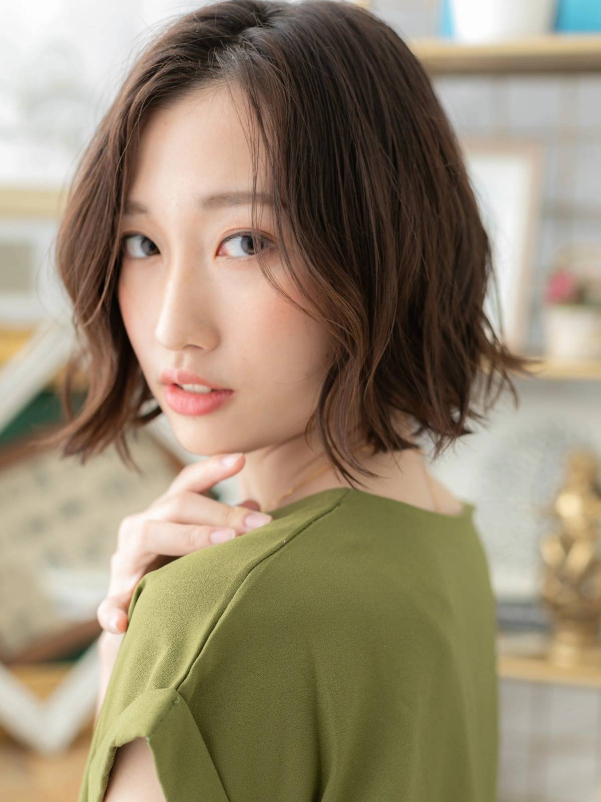 縦ライン強調かきあげボブ