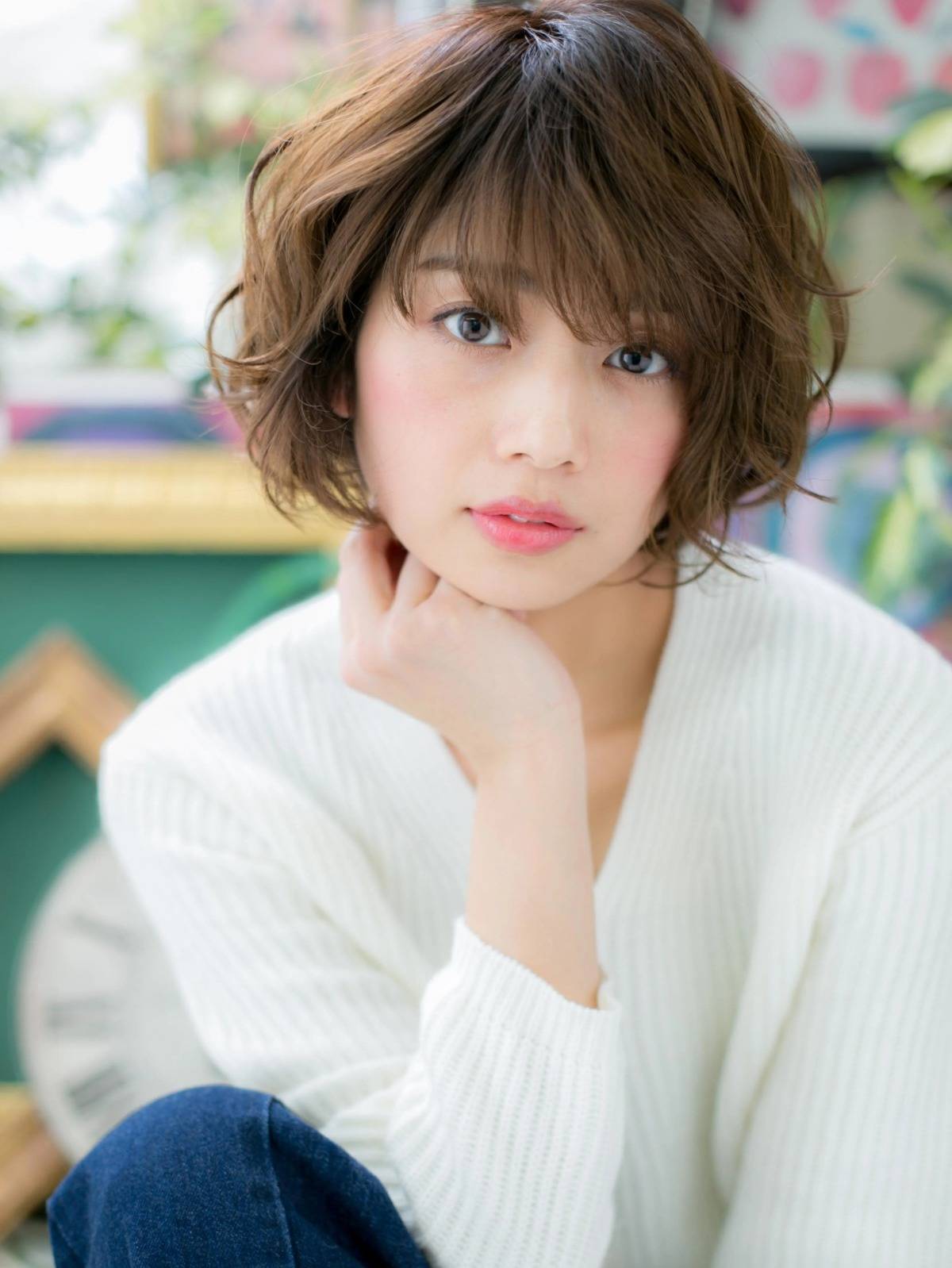 サイドにボリュームのあるパーマボブ