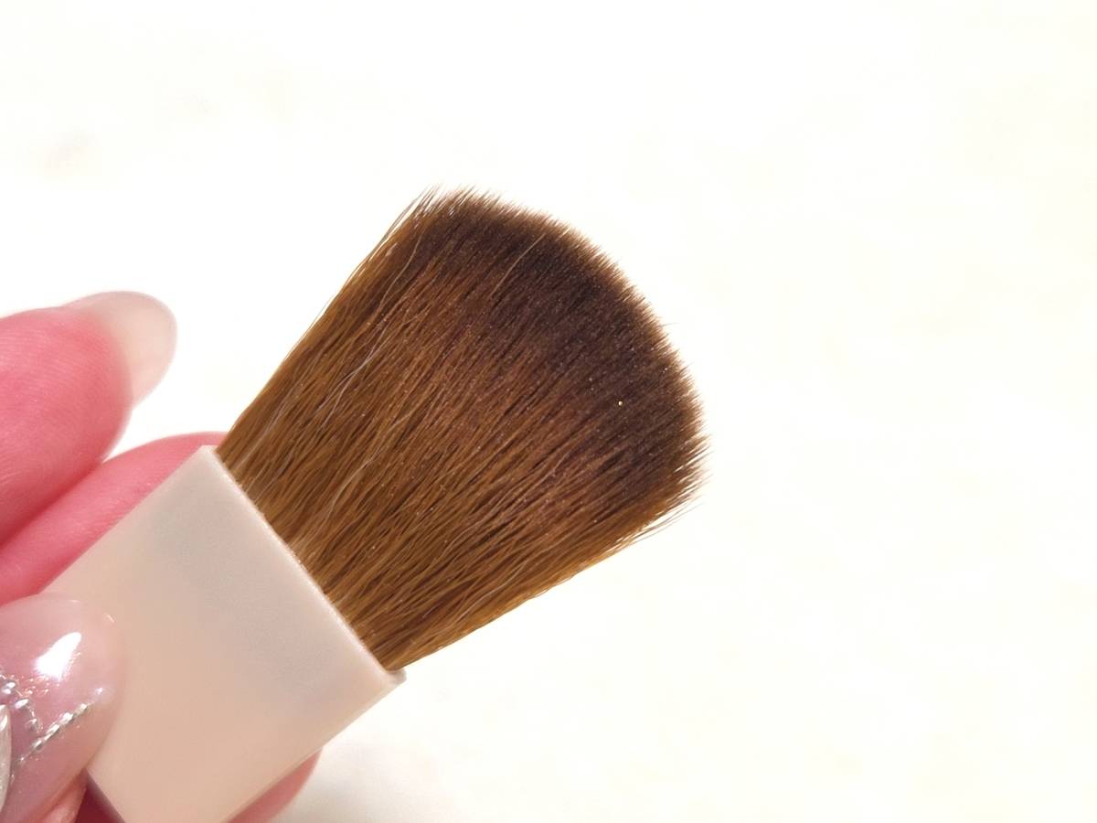 ふわふわチークブラシ