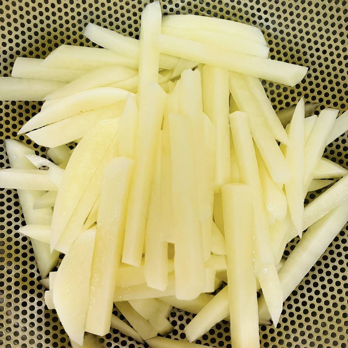 くらこん公式の「じゃが塩こんぶ炒め」のレシピ