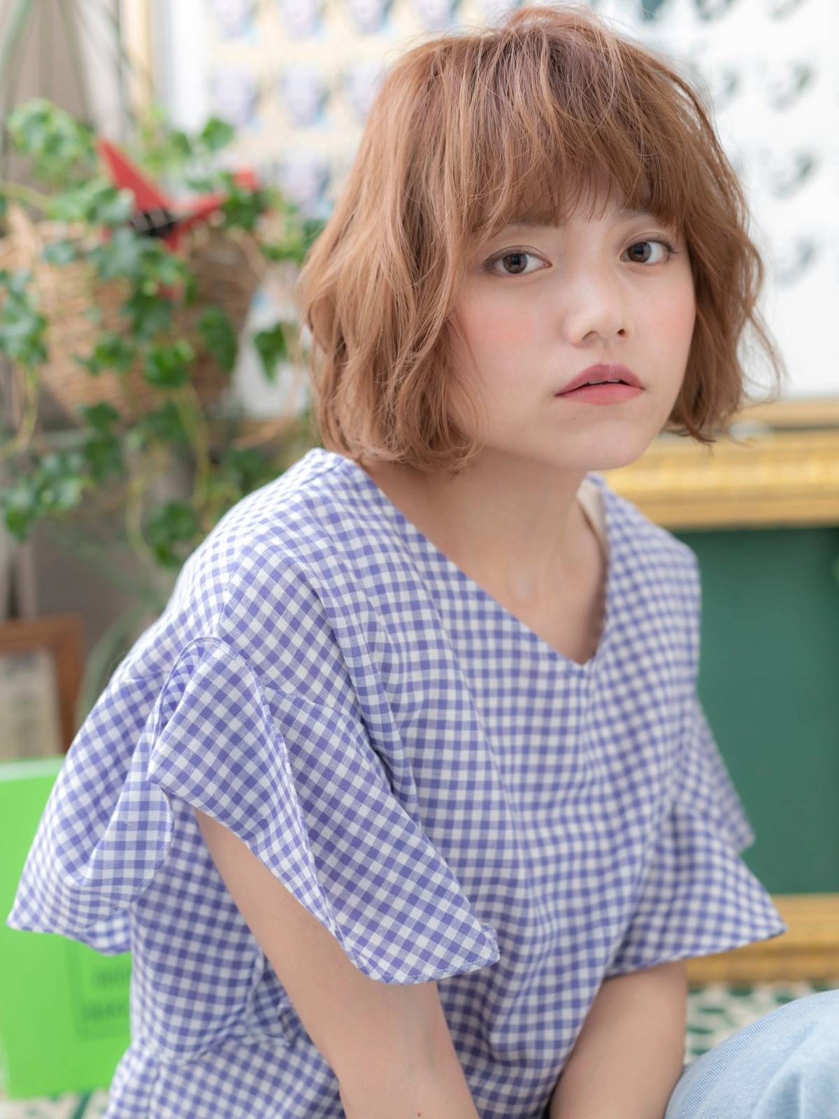 ミルキーベージュのほつれボブ