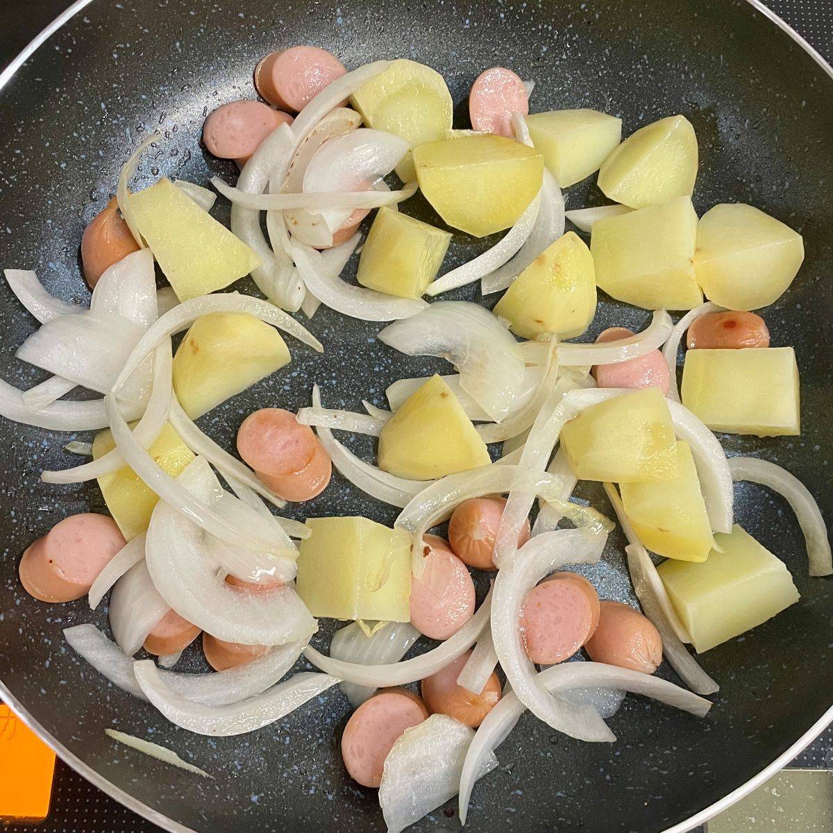 ヤマキ公式の「新じゃがいもと新玉ねぎのジャーマンポテト」のレシピ