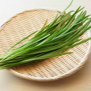 週5で作っちゃう予感……。切って煮るだけの「ニラ」の超簡単レシピ