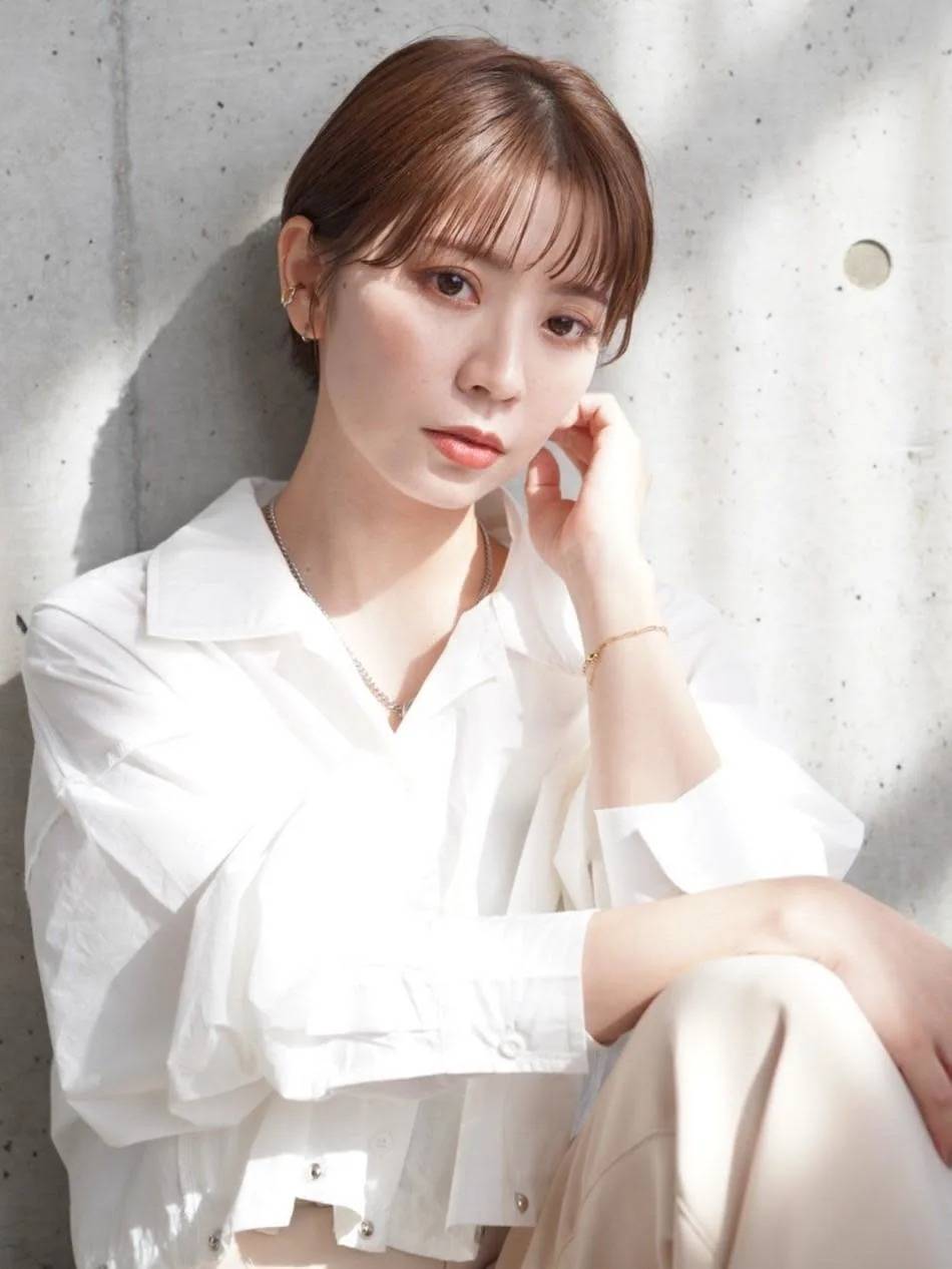 透けバングのコンパクトショート