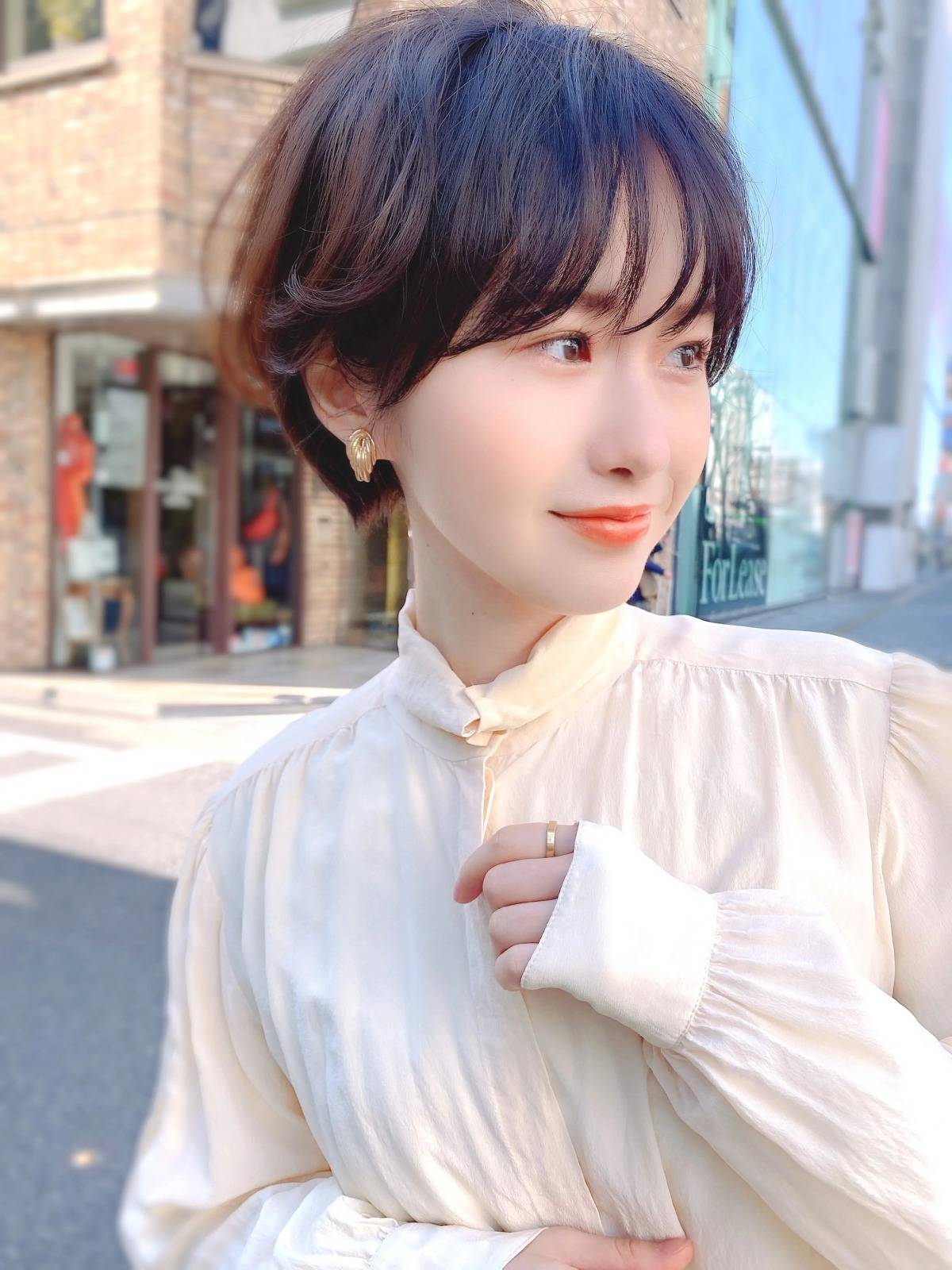 ナチュラルなフェミニンショート