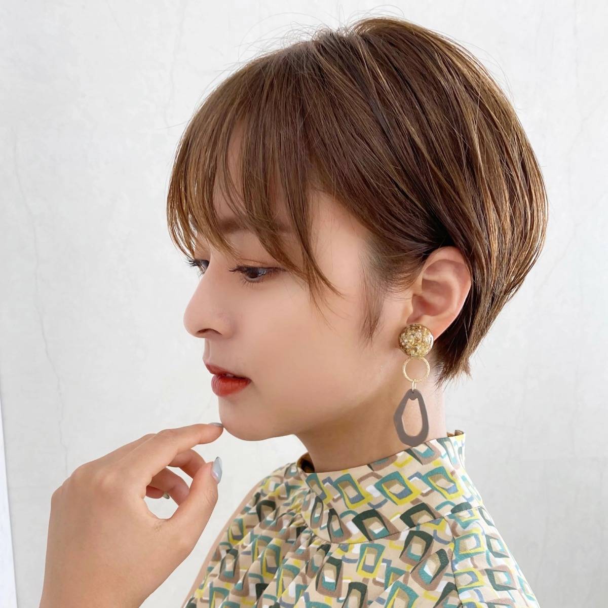 シンプル耳掛けショート