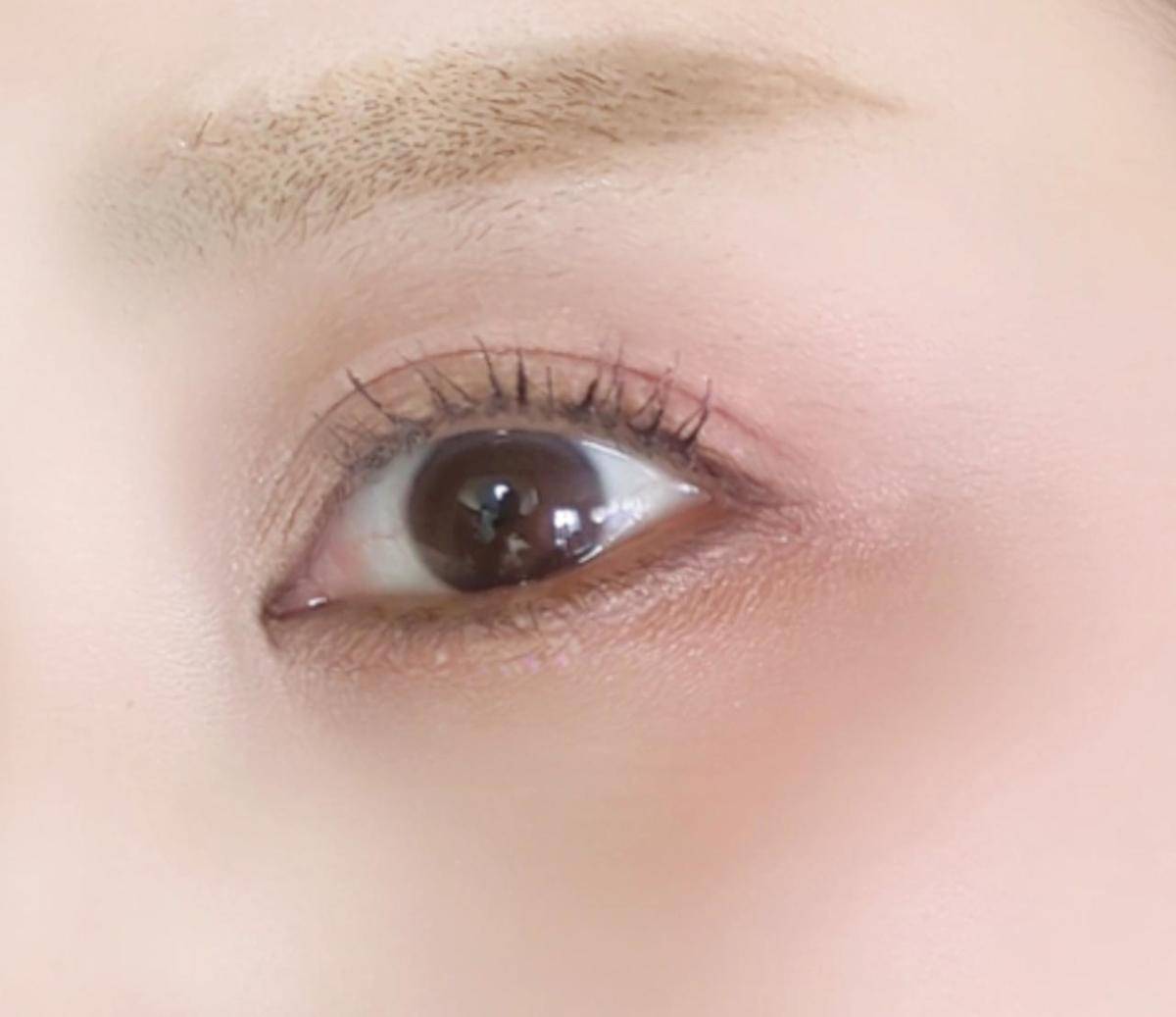 ケイトバウンシーチークシャドウPK2ピンクムース使用画像