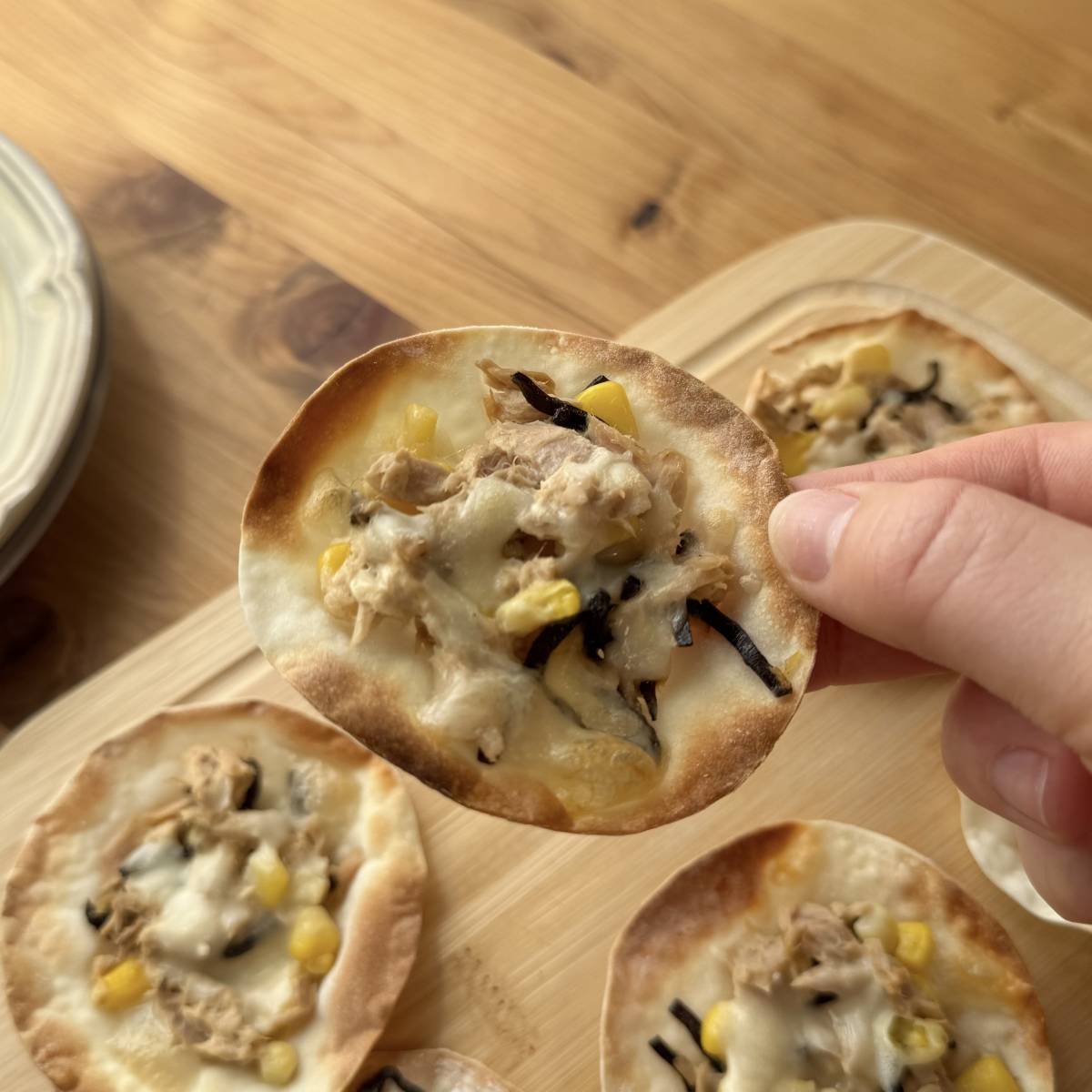 ふじっ子公式の「ふじっ子のツナコーンピザ」のレシピ