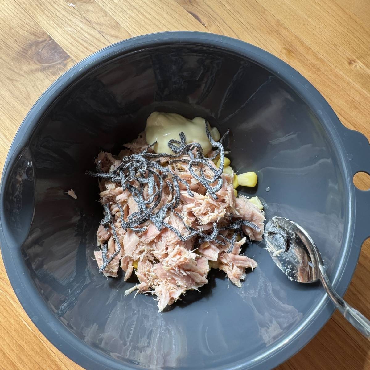 ふじっ子公式の「ふじっ子のツナコーンピザ」のレシピ