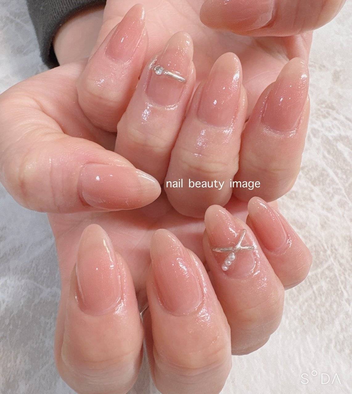 ヌーディーベージュネイル