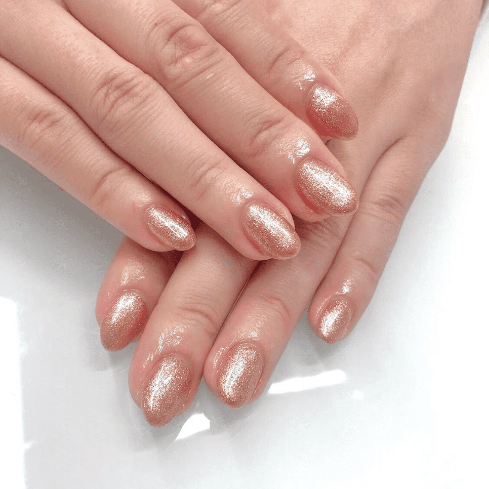 ピンクゴールドネイル