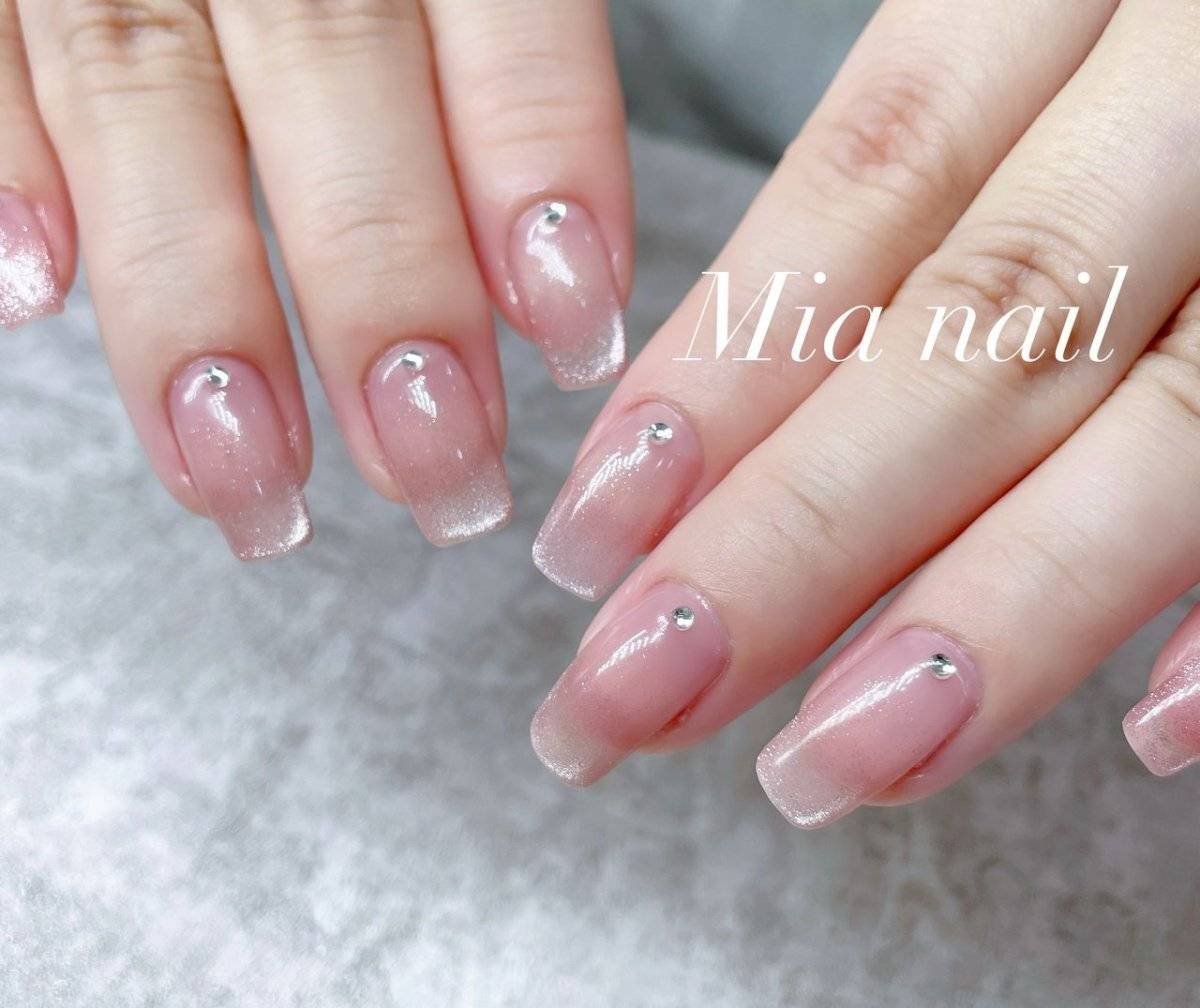 透け感ピンクネイル