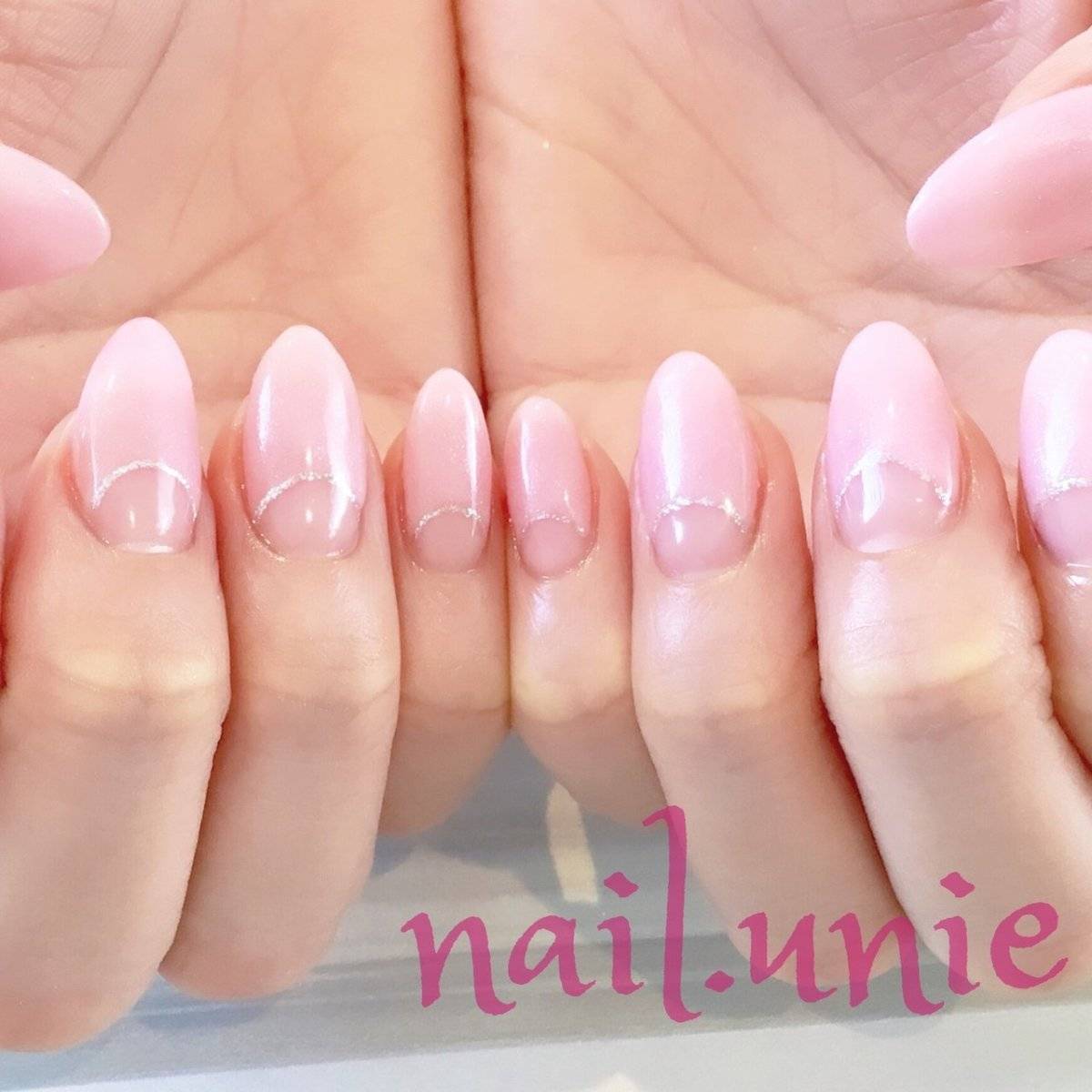 透け感ピンクネイル