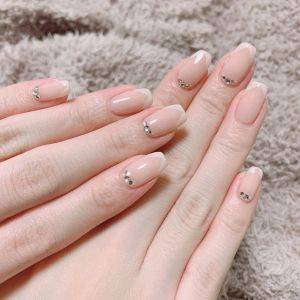 【2026年初夏】軽やかな季節にマッチ。最新ミルキーピンクネイル5選