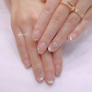 【2026年初夏】季節を先取りできるよ。最旬くすみベージュネイル5選