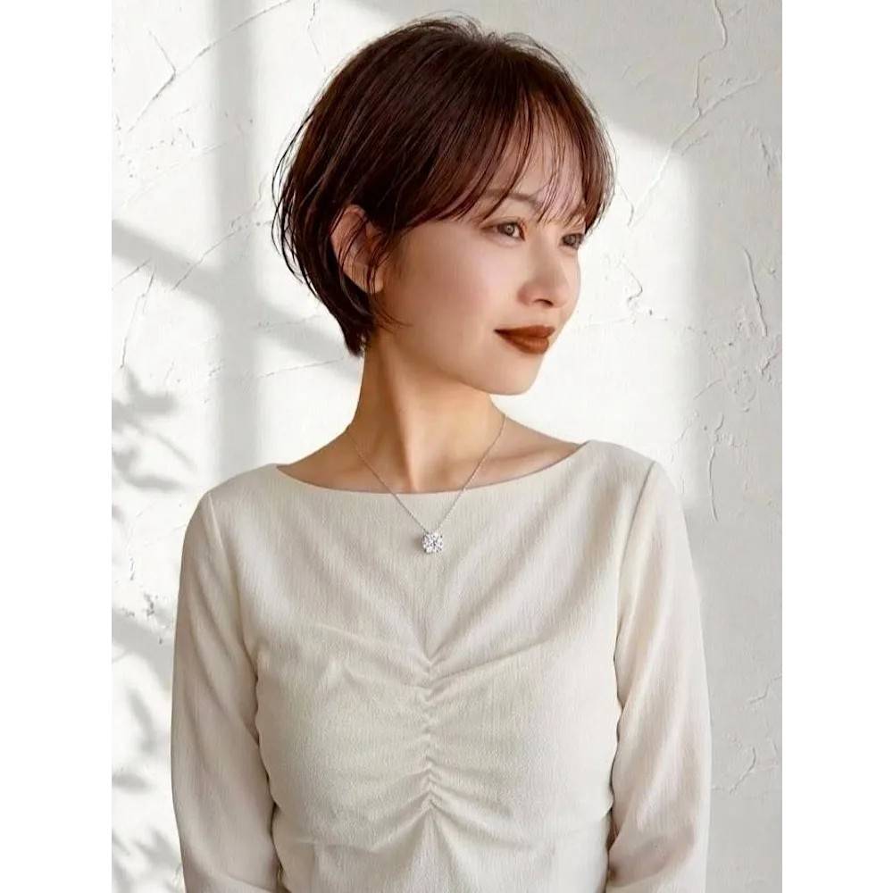 ブラウンカラーの立体ショート