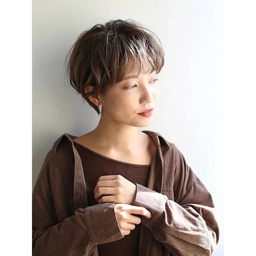 襟足スッキリ束感ショート