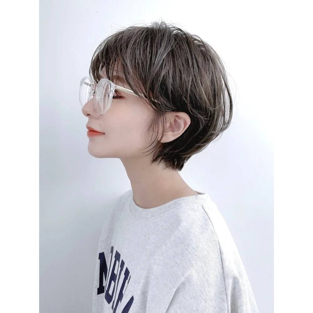 透明感カラーのウェーブショート