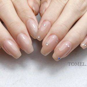 【2025年初夏】こなれ感マシマシ。最新ヌーディーベージュネイル5選