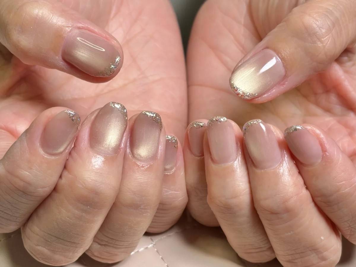 ピンクゴールドネイル