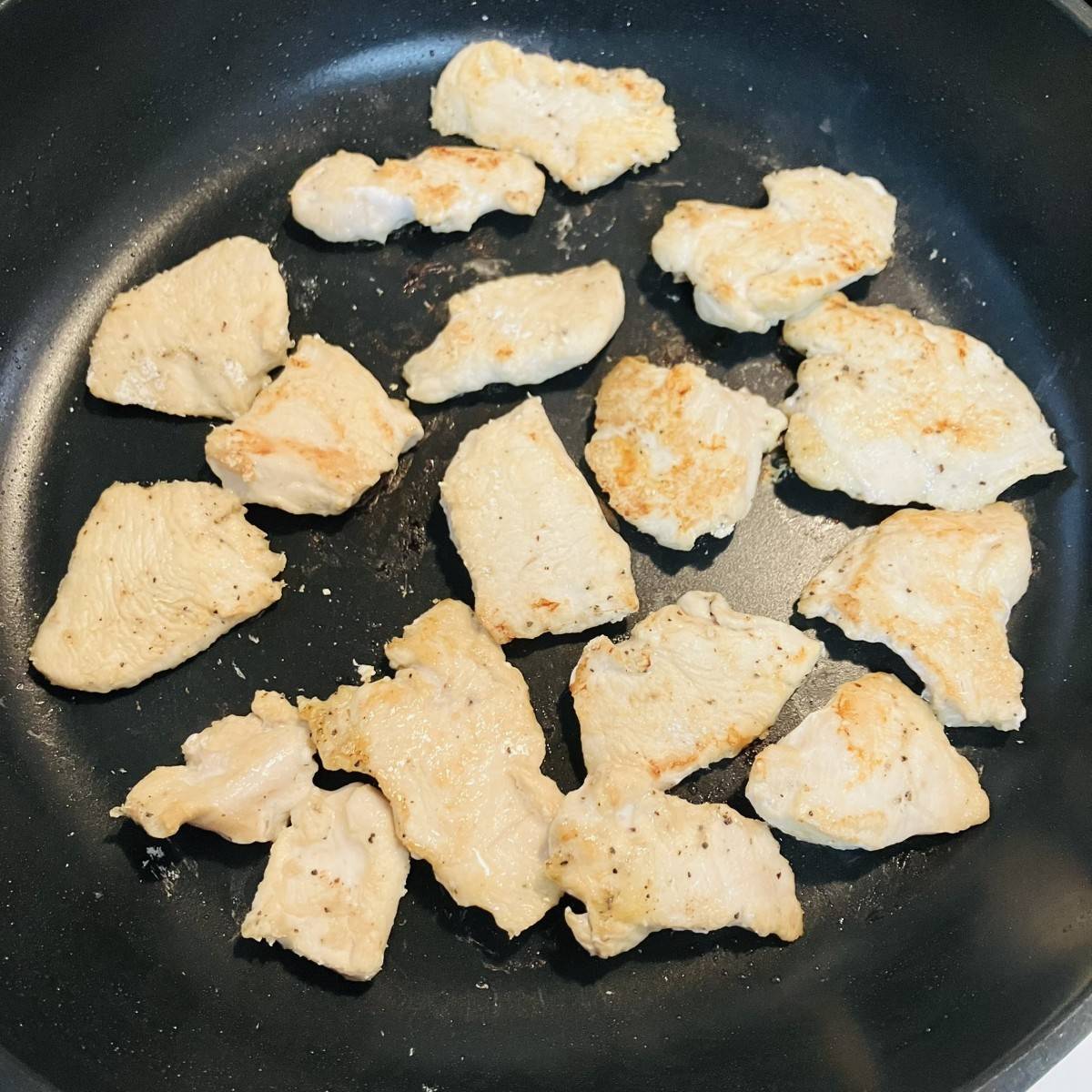 JAグループ公式の「ピーマンとチキンのマヨネーズ炒め（ピーマヨ♪）」のレシピ