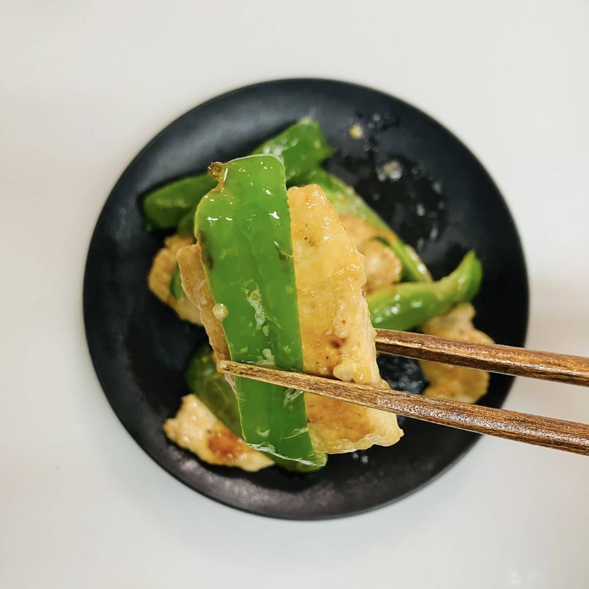 JAグループ公式の「ピーマンとチキンのマヨネーズ炒め（ピーマヨ♪）」のレシピ