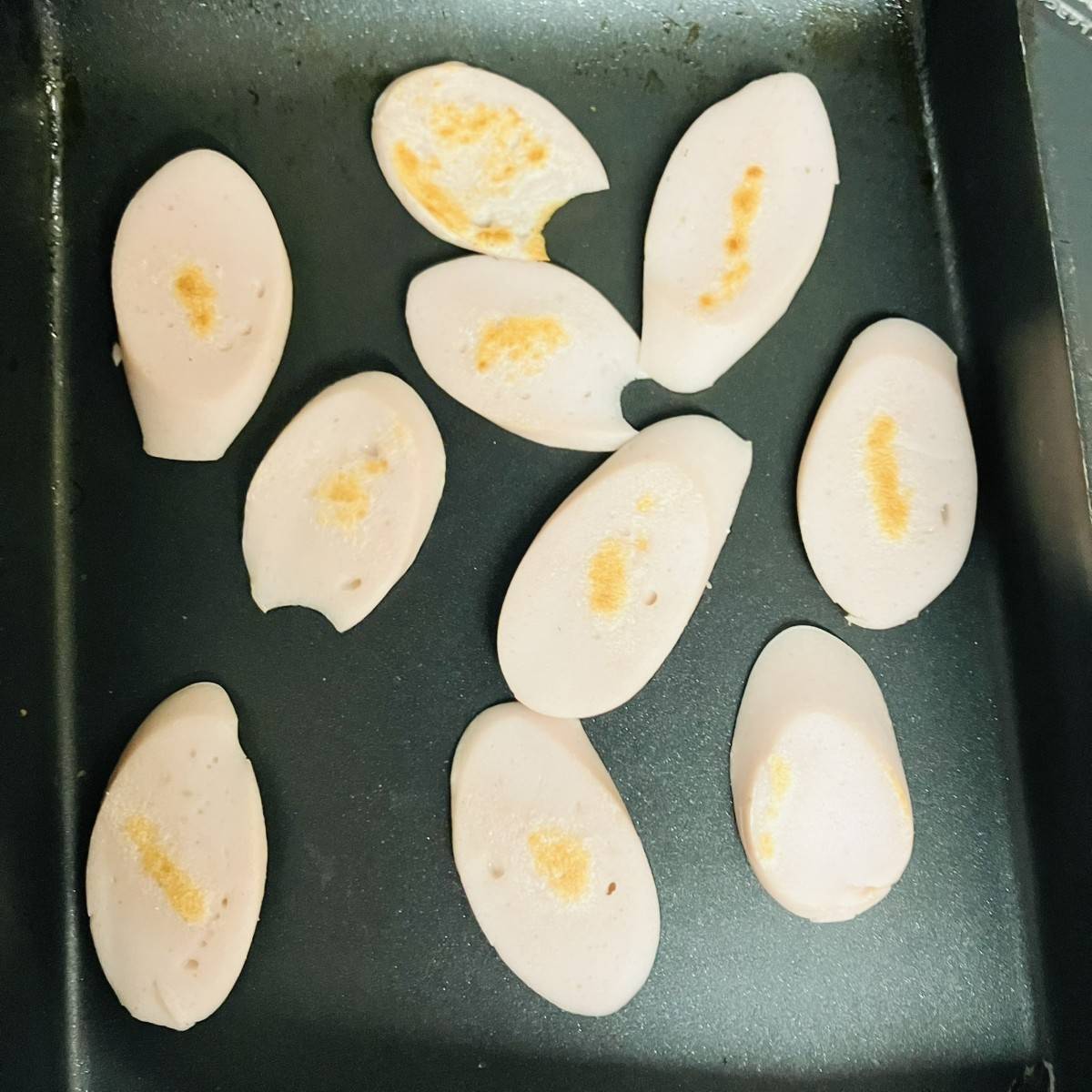 ニッスイ公式の「おさかなのソーセージと目玉焼きのみそ汁」のレシピ