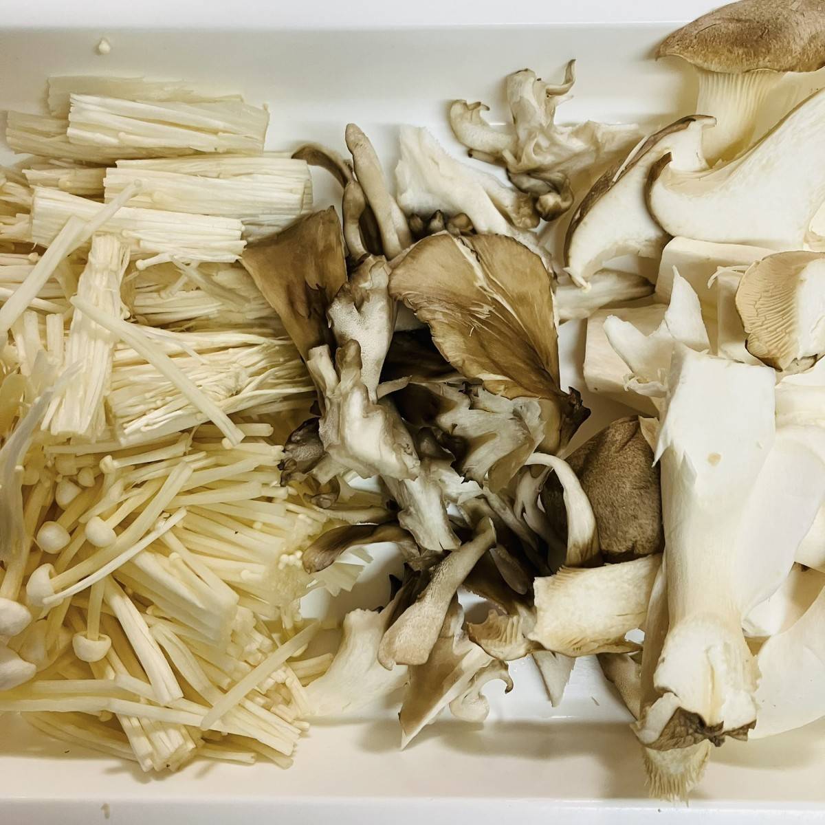 JAグループ公式の「グリルパンで、きのこのバジルペーストチーズ焼き」のレシピ