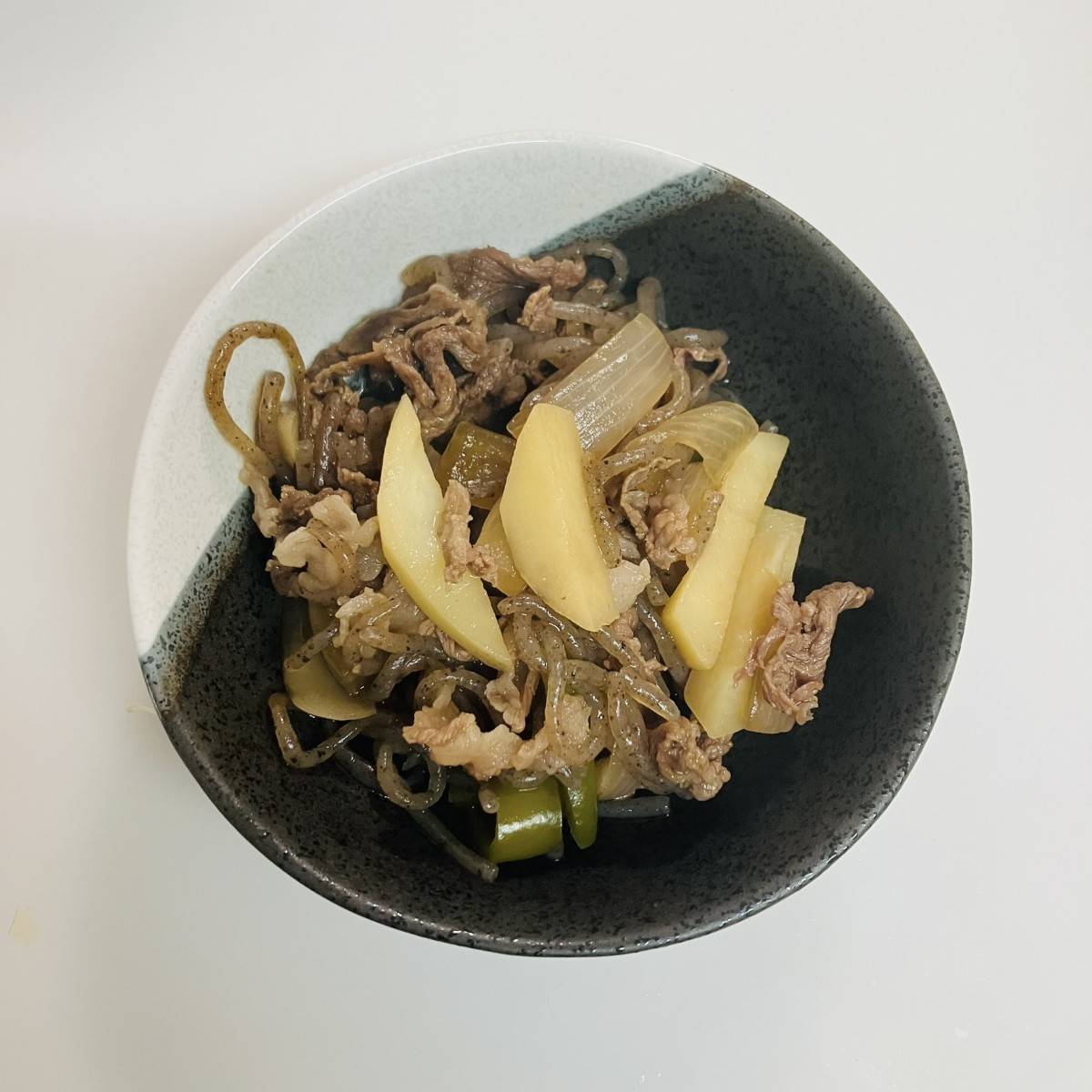 JAグループ公式の「じゃがいもとピーマンと玉ねぎと牛肉の甘煮」のレシピ