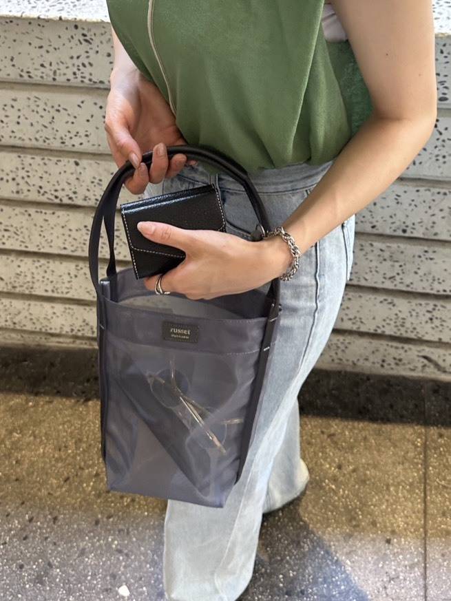 メッシュのバケツバッグ