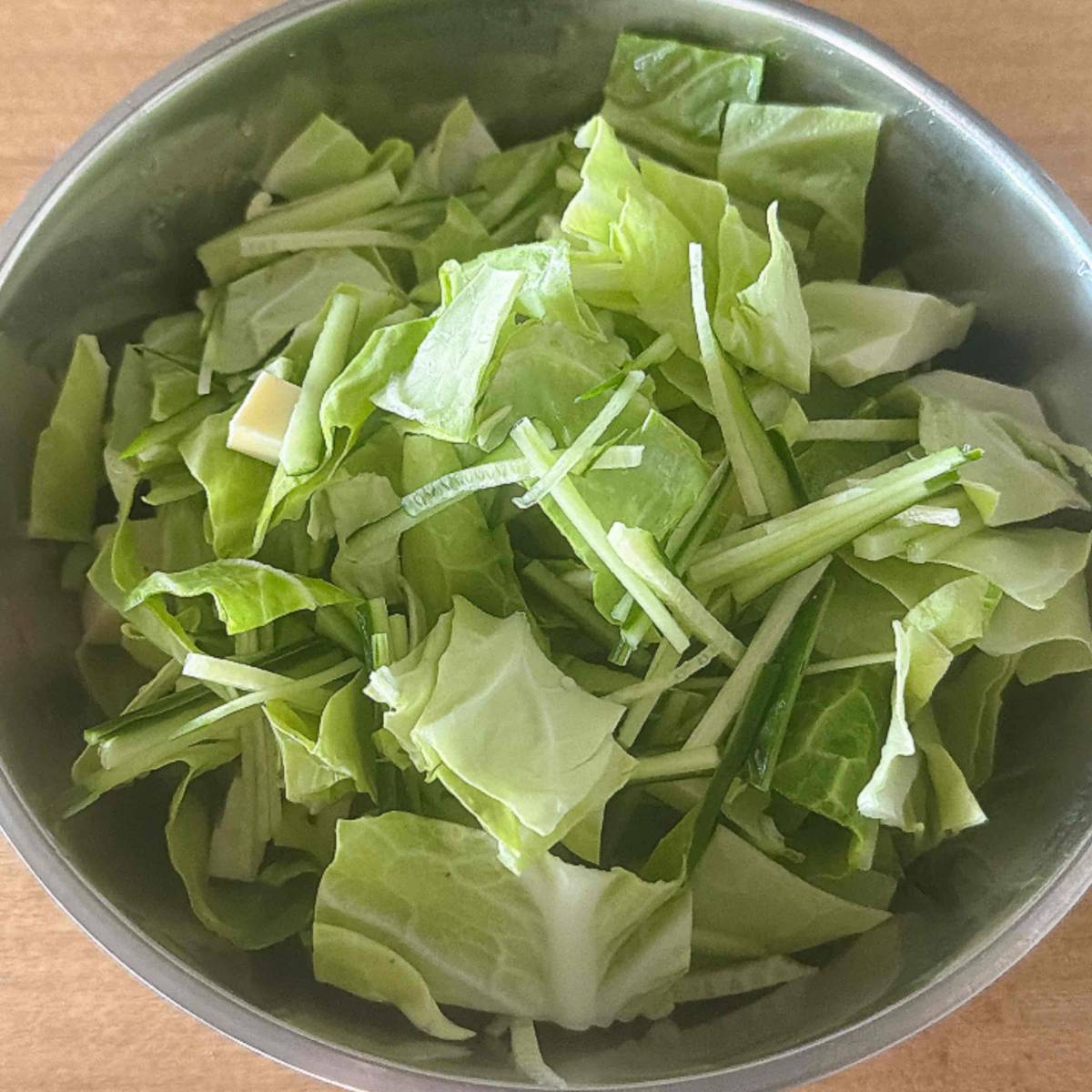 JAグループ公式の「春キャベツときゅうりのチーズサラダ」のレシピ