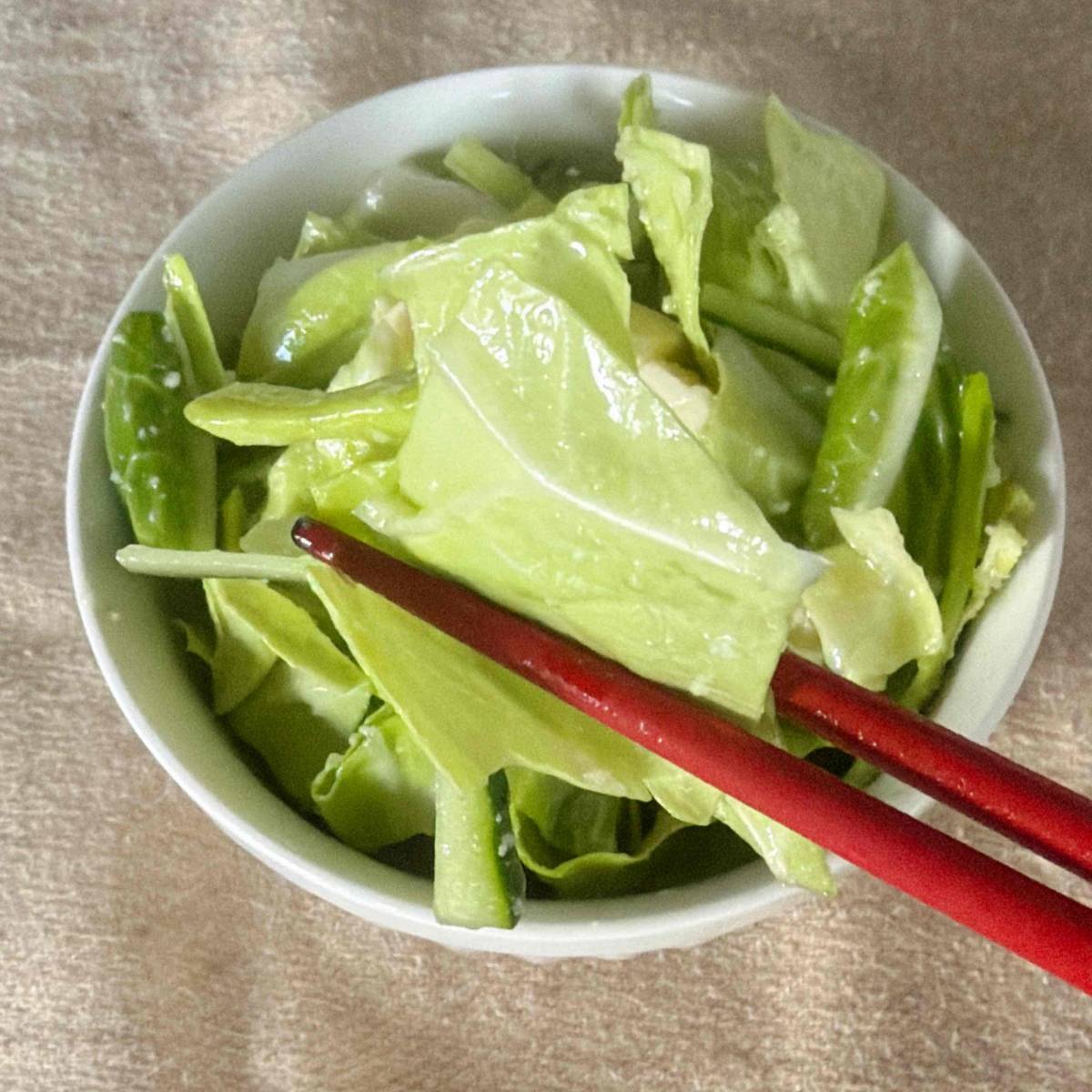 JAグループ公式の「春キャベツときゅうりのチーズサラダ」のレシピ