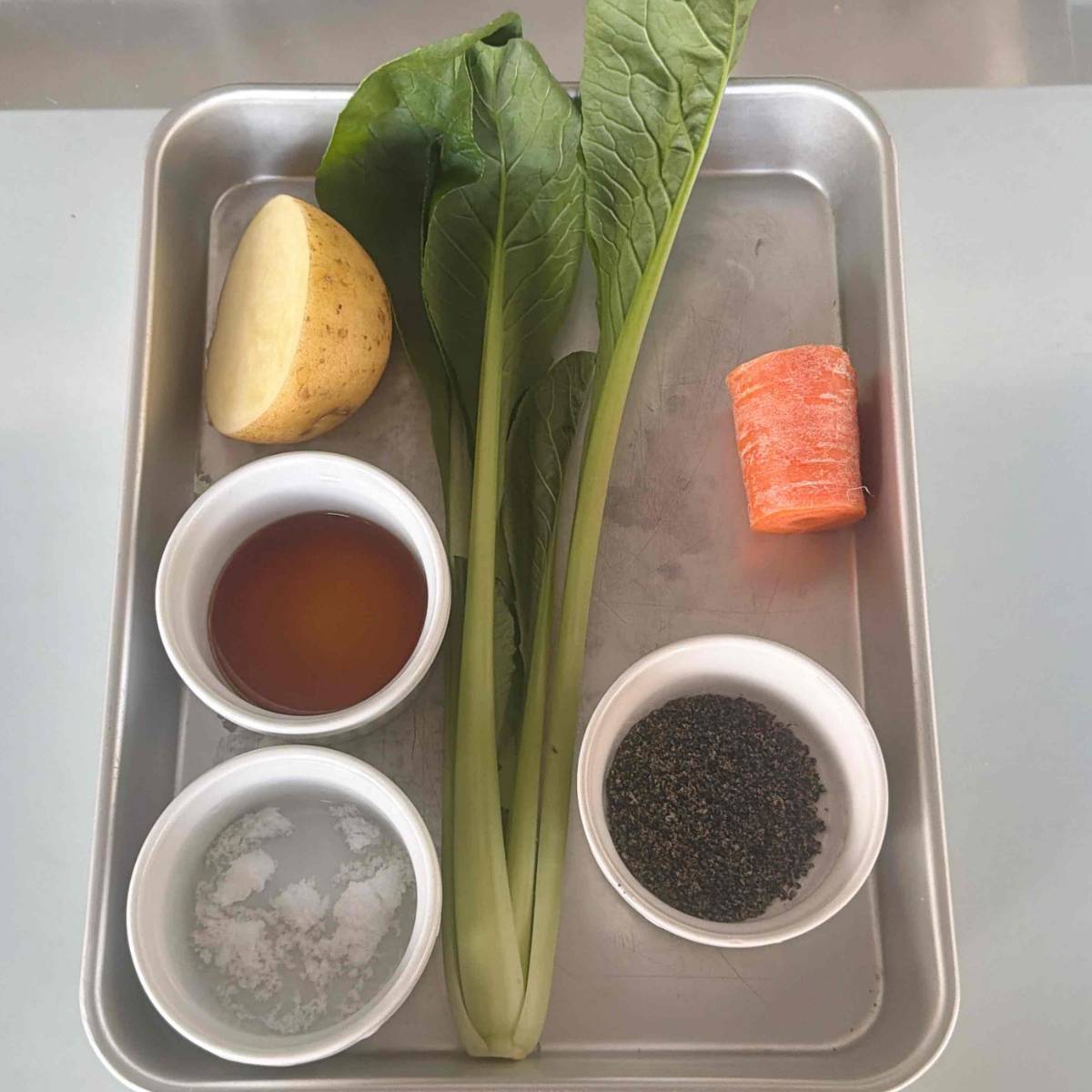 JAグループ公式の「甘くて美味しい！小松菜とじゃが芋のゴマ和え♪」のレシピ