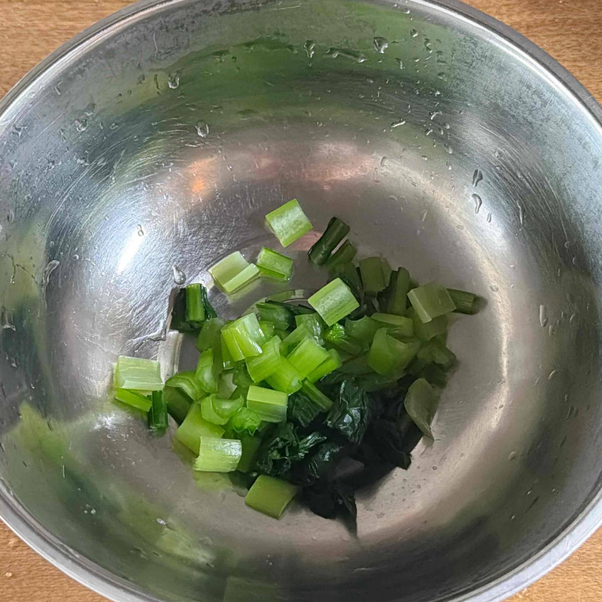 JAグループ公式の「甘くて美味しい！小松菜とじゃが芋のゴマ和え♪」のレシピ