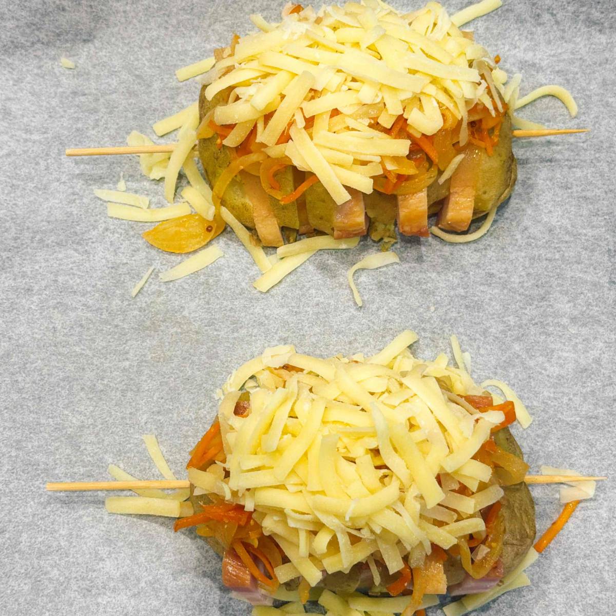 JAグループ公式の「皮付きポテトとベーコンの★ピザ風ミルフィーユ串」のレシピ