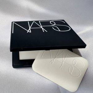 NARSライトリフレクティングセッティングパウダー 