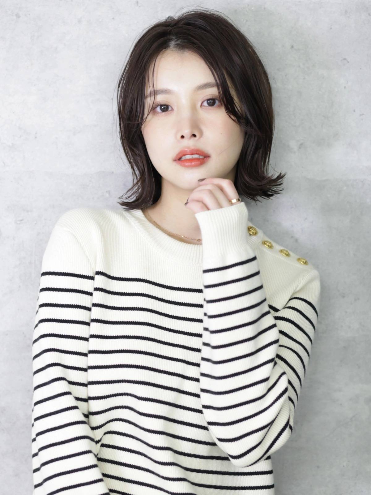 センターパートボブ