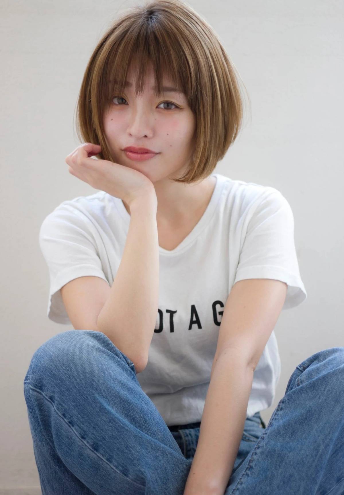 ナチュラル前下がりボブ