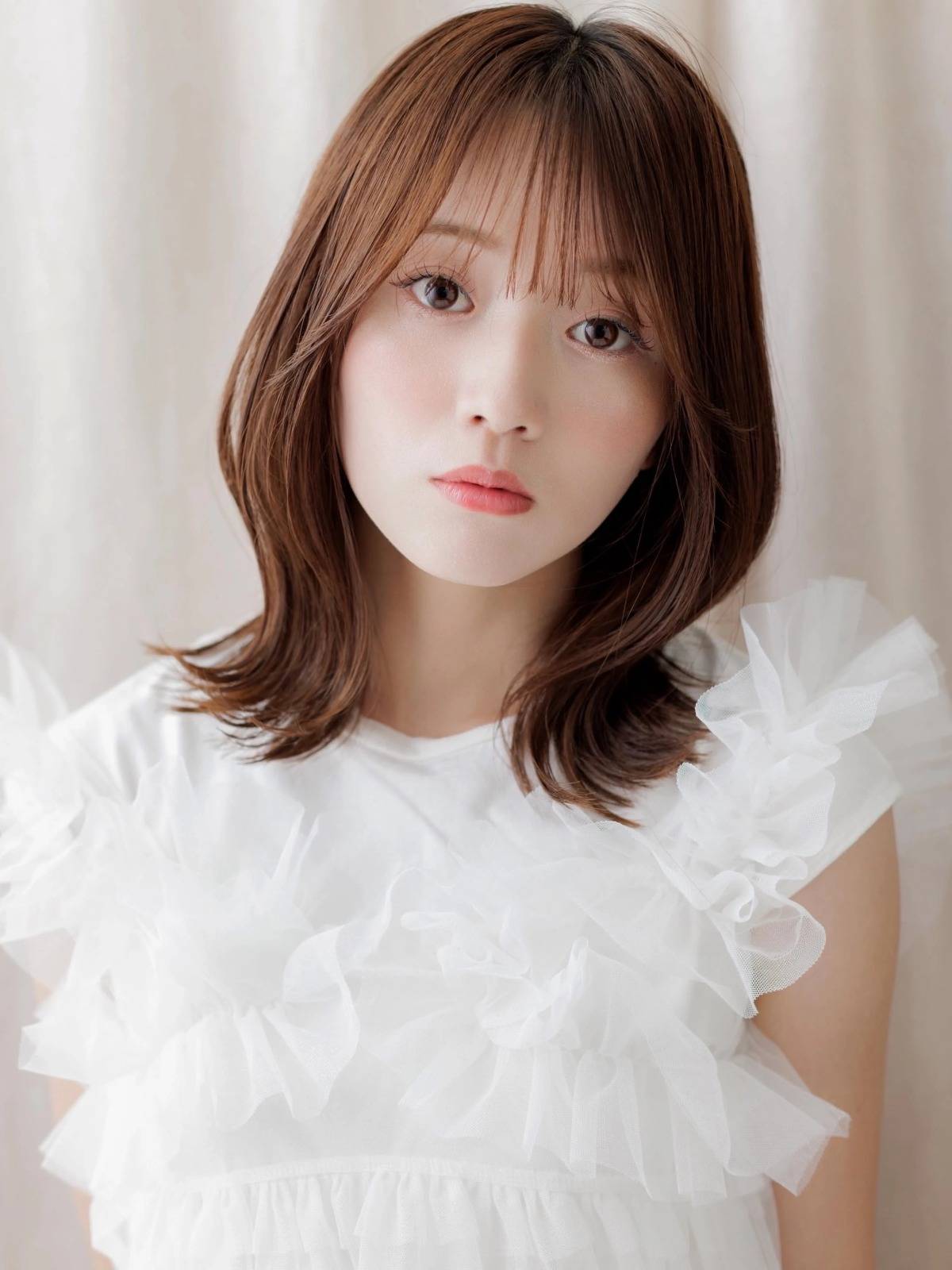 ワインレッドカラーのレイヤーボブ