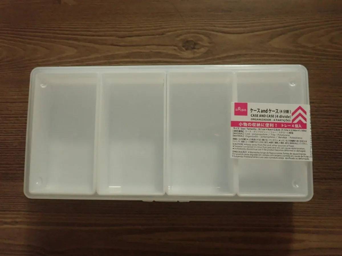 DAISO(ダイソー)：ケースandケース(4分割)