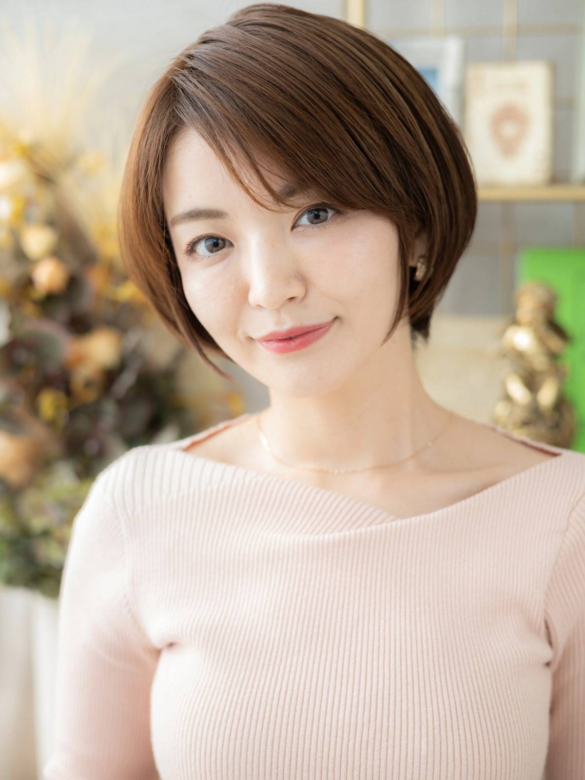 小顔見え前下がりショート