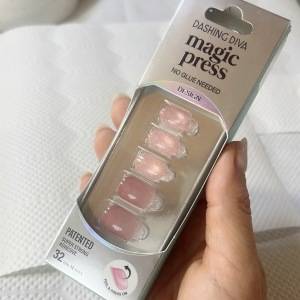 貼るだけでサロン級♡「Dashing Diva」のつけ爪で叶う簡単ネイル