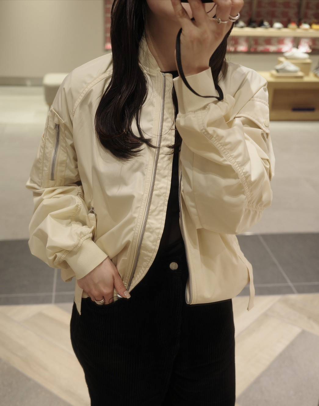 Save The Duckのクリームカラーブルゾン