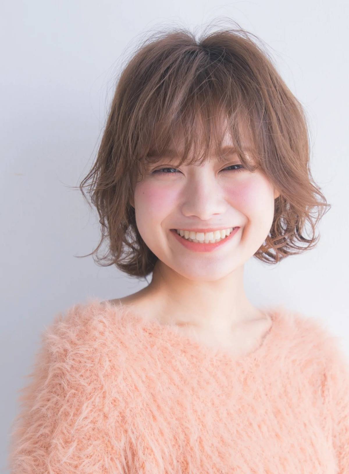 大人可愛いゆるふわエアリーボブ